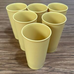 Vintage Six (6)Tupperware 12 ounce Harvest Gold glasses Like New!